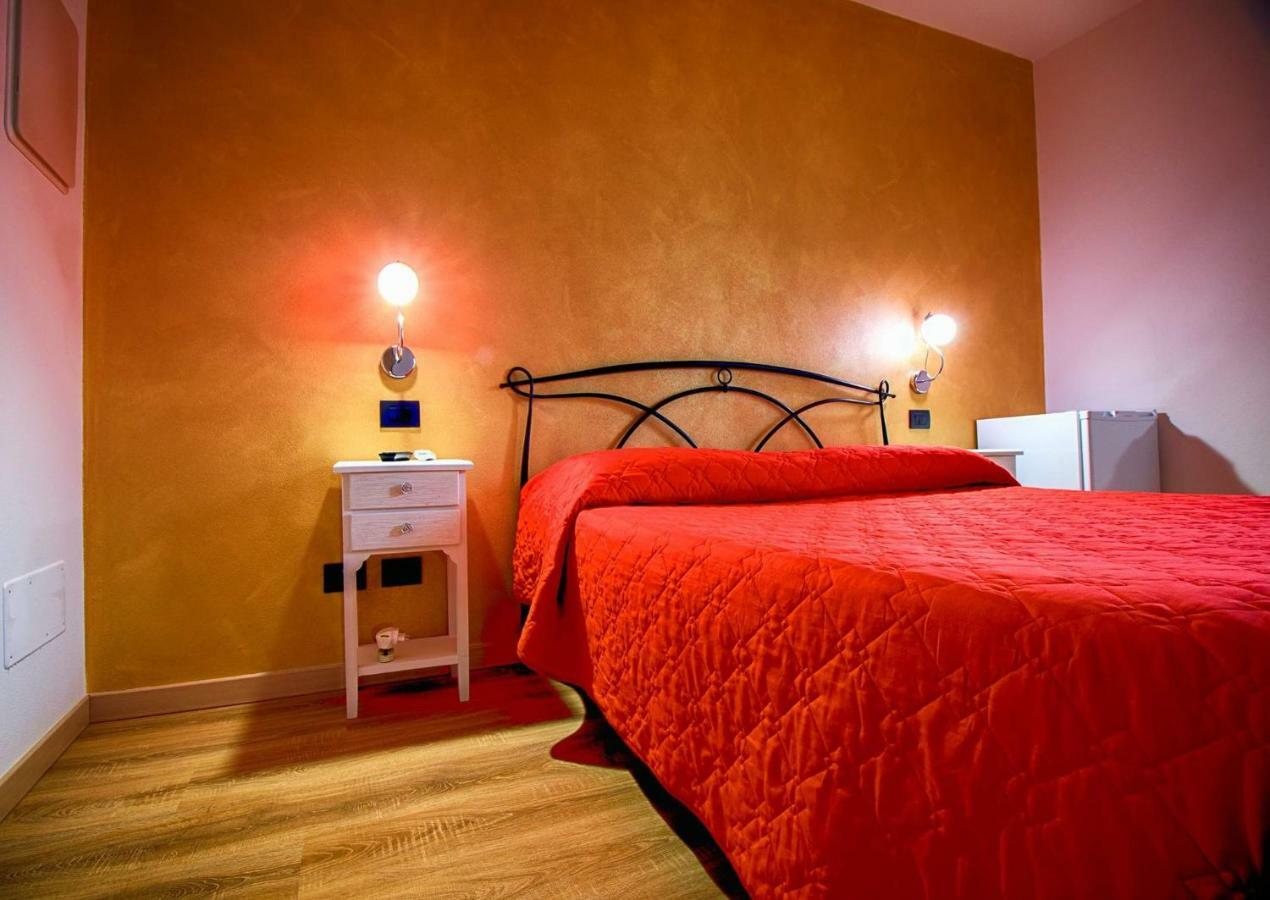 Готель La Casa Dei Nonni Sul Garda Песк'єра-дель-Гарда Екстер'єр фото