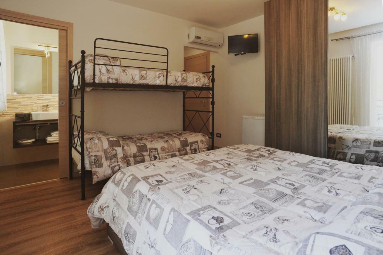 Готель La Casa Dei Nonni Sul Garda Песк'єра-дель-Гарда Екстер'єр фото
